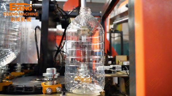 900BPH 5L स्ट्रेच ऑयल बॉटल ब्लोइंग मशीन Q5L1 1 कैविटी