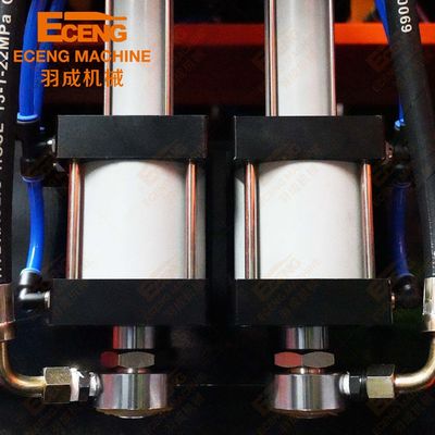 700 KG सेमी ऑटोमैटिक पेट बॉटल ब्लो मोल्डिंग मशीन 50HZ 3PHASE 5000 Ml