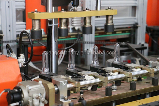 एसजीएस 4 गुहा प्लास्टिक पीईटी बोतल बनाने की मशीन 380V / 50HZ